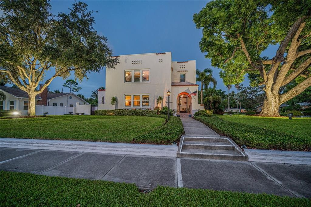 301 CITRUS AVENUE, Dunedin, FL 34698