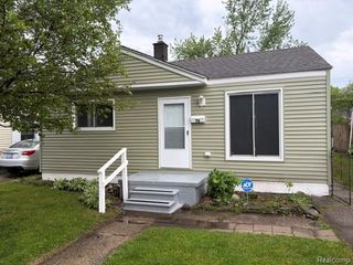 76 E Kalama Avenue, Madison Heights, MI 48071