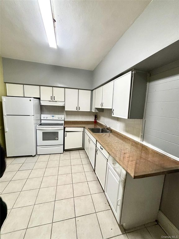 2426-2428 Grand Avenue, Baldwin, NY 11510