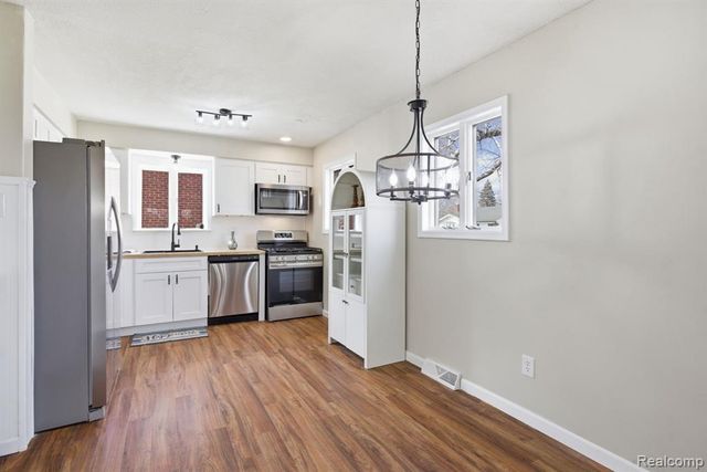 2765 Dunlop Street, Trenton, MI 48183