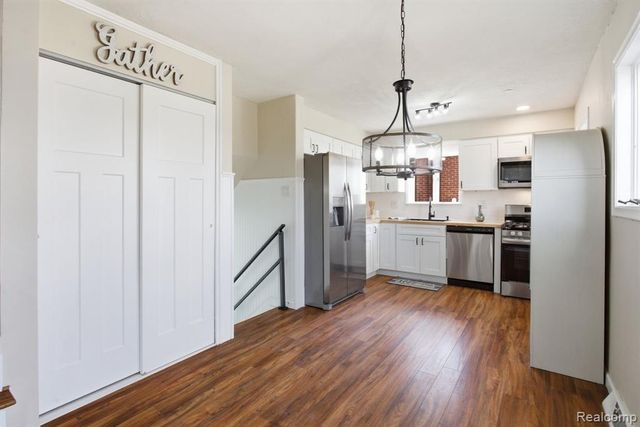 2765 Dunlop Street, Trenton, MI 48183