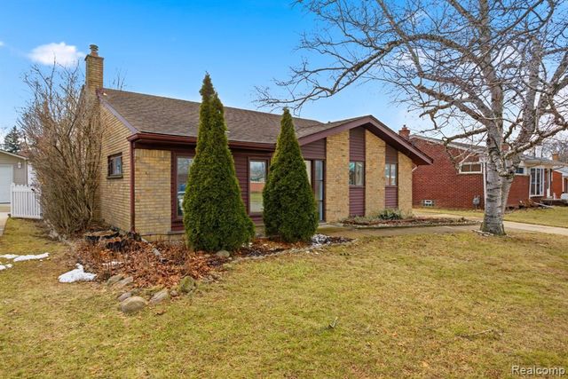 2765 Dunlop Street, Trenton, MI 48183