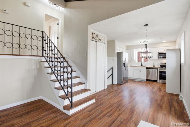 2765 Dunlop Street, Trenton, MI 48183