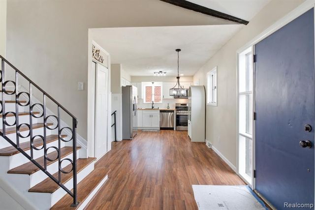 2765 Dunlop Street, Trenton, MI 48183