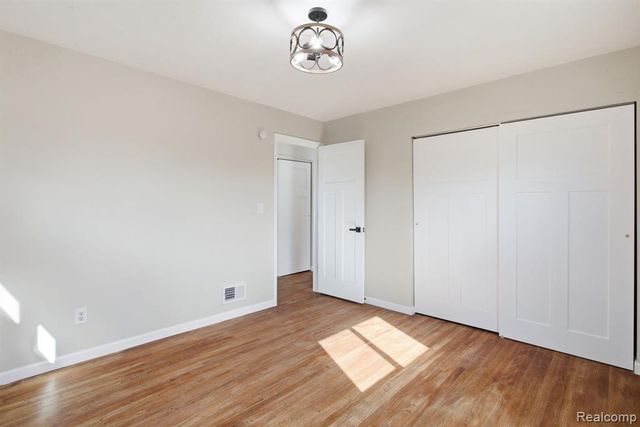 2765 Dunlop Street, Trenton, MI 48183