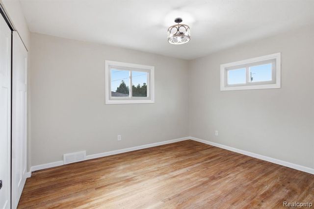 2765 Dunlop Street, Trenton, MI 48183