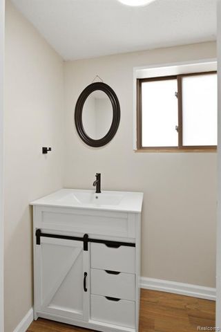 2765 Dunlop Street, Trenton, MI 48183