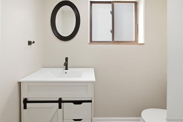 2765 Dunlop Street, Trenton, MI 48183