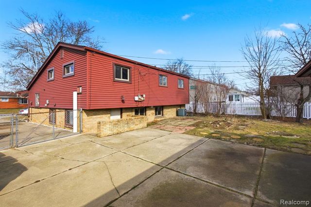 2765 Dunlop Street, Trenton, MI 48183