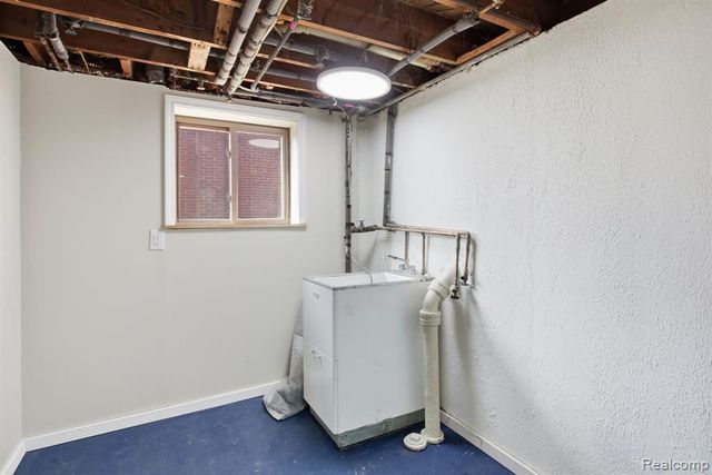 2765 Dunlop Street, Trenton, MI 48183