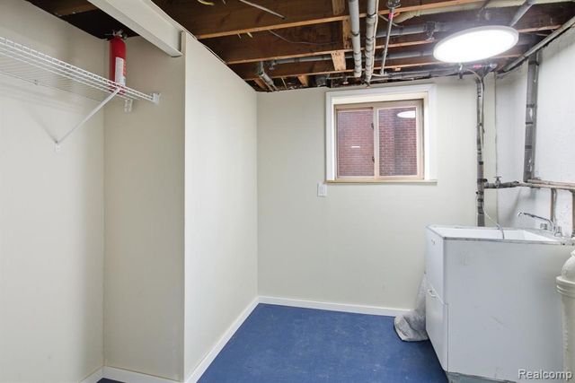 2765 Dunlop Street, Trenton, MI 48183