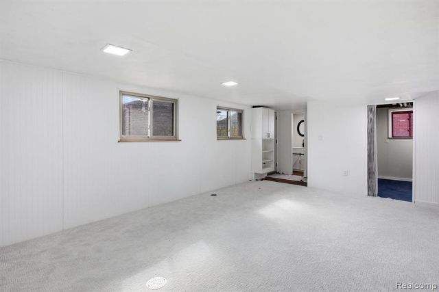 2765 Dunlop Street, Trenton, MI 48183