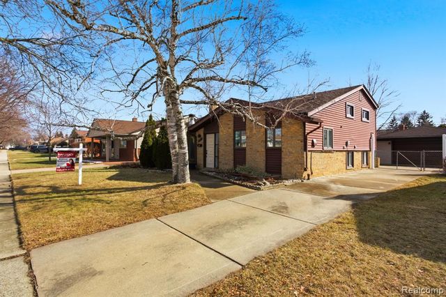 2765 Dunlop Street, Trenton, MI 48183