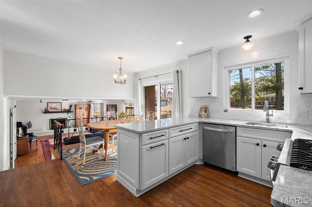 11960 Randy Drive, Creve Coeur, MO 63141