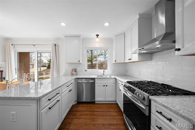 11960 Randy Drive, Creve Coeur, MO 63141