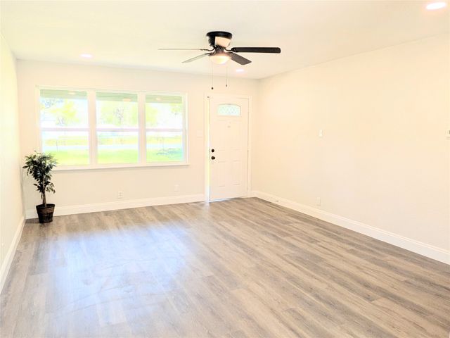 3436 KRISTEN Drive, Dallas, TX 75216