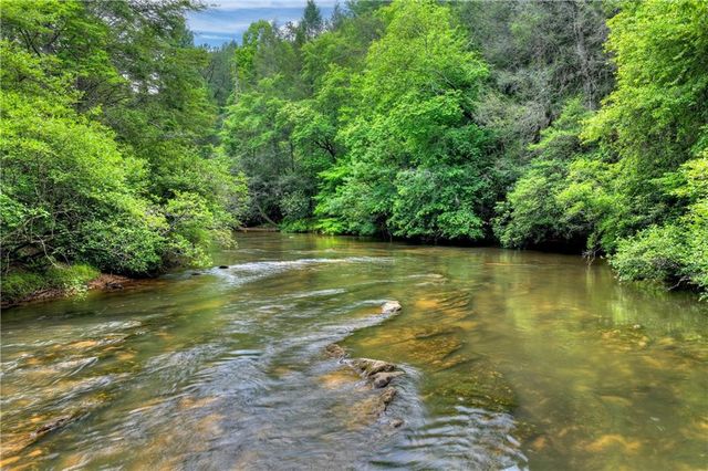 192 Delphi Hills Lane, Mccaysville, GA 30555