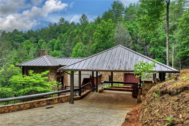 192 Delphi Hills Lane, Mccaysville, GA 30555