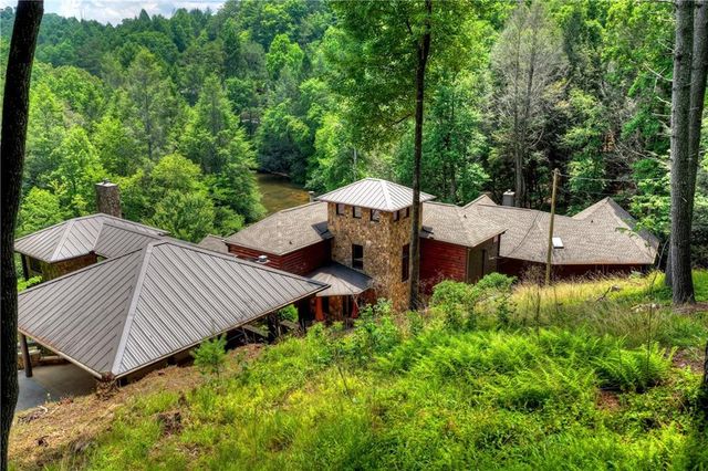 192 Delphi Hills Lane, Mccaysville, GA 30555