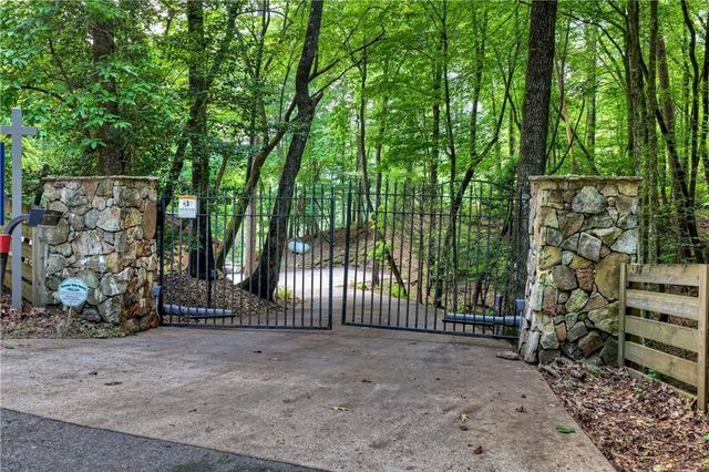 192 Delphi Hills Lane, Mccaysville, GA 30555