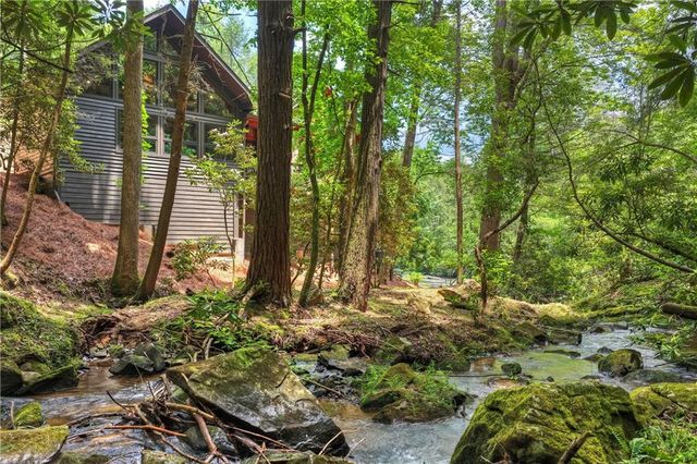 192 Delphi Hills Lane, Mccaysville, GA 30555