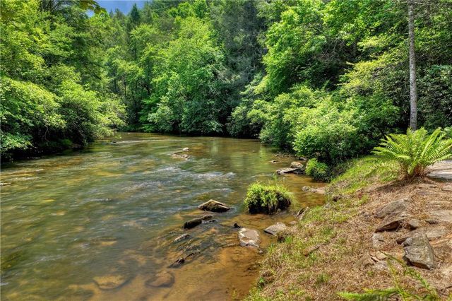 192 Delphi Hills Lane, Mccaysville, GA 30555