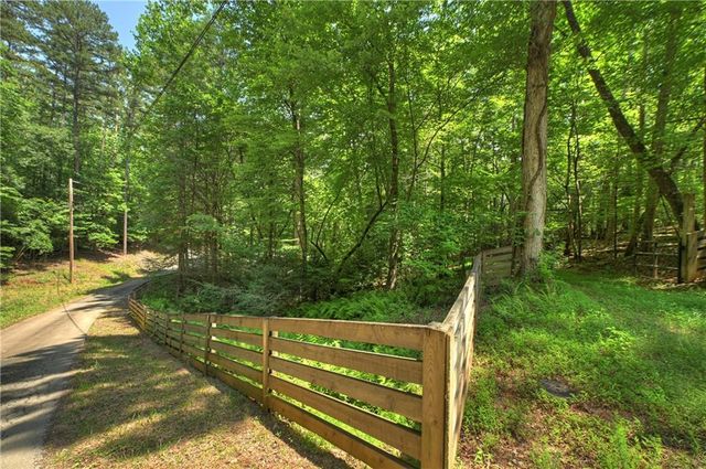 192 Delphi Hills Lane, Mccaysville, GA 30555