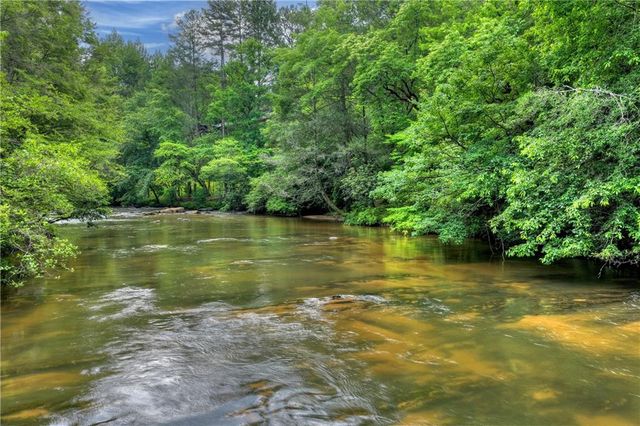 192 Delphi Hills Lane, Mccaysville, GA 30555