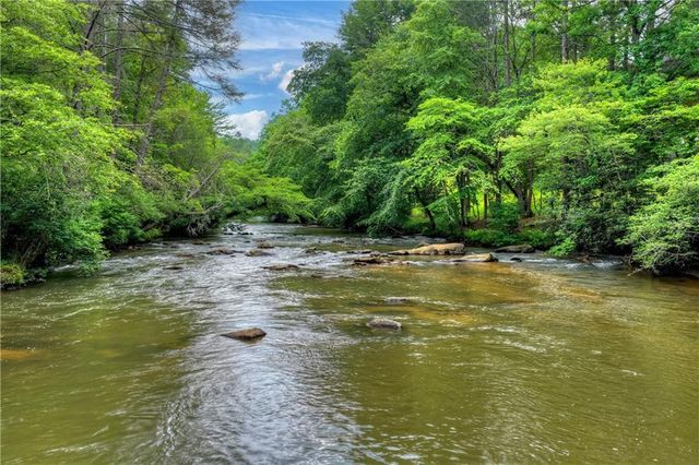 192 Delphi Hills Lane, Mccaysville, GA 30555