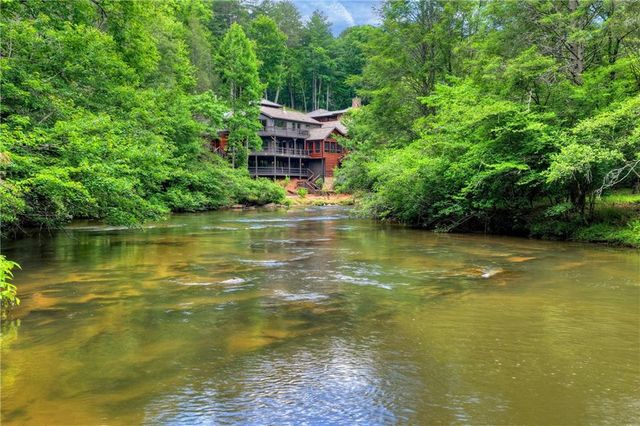 192 Delphi Hills Lane, Mccaysville, GA 30555