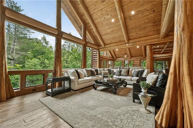 192 Delphi Hills Lane, Mccaysville, GA 30555