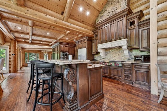 192 Delphi Hills Lane, Mccaysville, GA 30555
