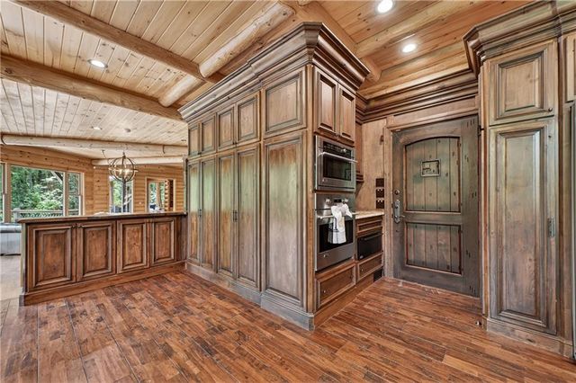 192 Delphi Hills Lane, Mccaysville, GA 30555