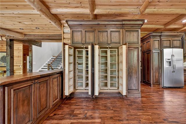 192 Delphi Hills Lane, Mccaysville, GA 30555