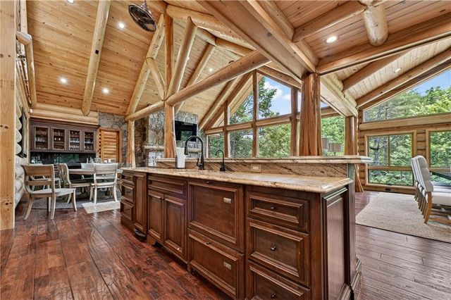 192 Delphi Hills Lane, Mccaysville, GA 30555