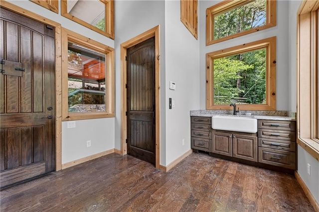 192 Delphi Hills Lane, Mccaysville, GA 30555
