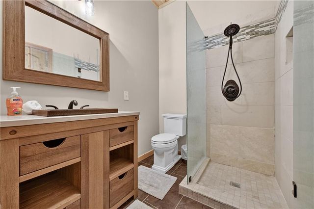 192 Delphi Hills Lane, Mccaysville, GA 30555