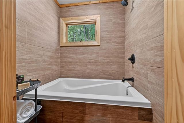192 Delphi Hills Lane, Mccaysville, GA 30555