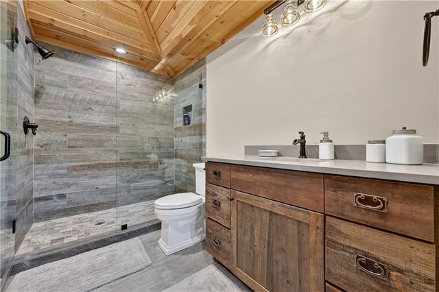 192 Delphi Hills Lane, Mccaysville, GA 30555