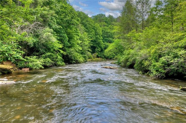 192 Delphi Hills Lane, Mccaysville, GA 30555