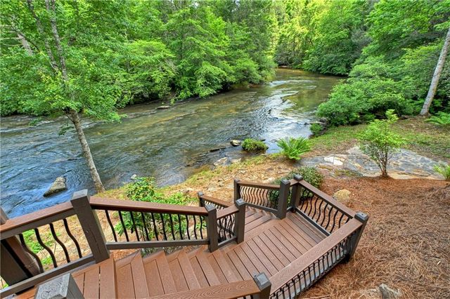192 Delphi Hills Lane, Mccaysville, GA 30555