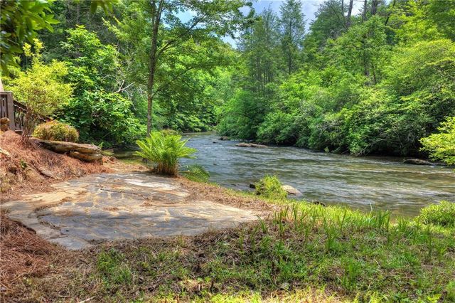 192 Delphi Hills Lane, Mccaysville, GA 30555
