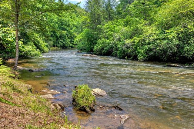 192 Delphi Hills Lane, Mccaysville, GA 30555