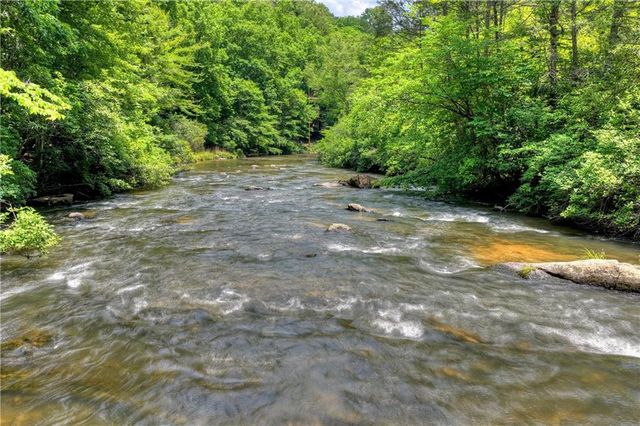 192 Delphi Hills Lane, Mccaysville, GA 30555