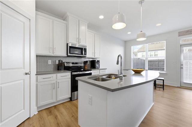 1884 Aron Lane, Conyers, GA 30013