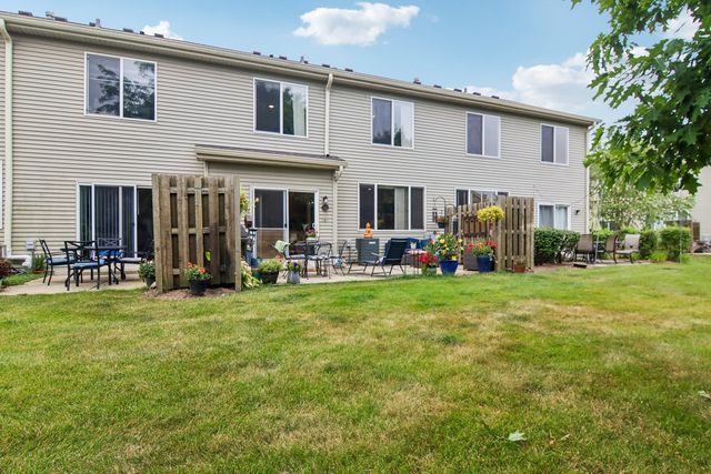 664 W Kristina Lane, Round Lake, IL 60073