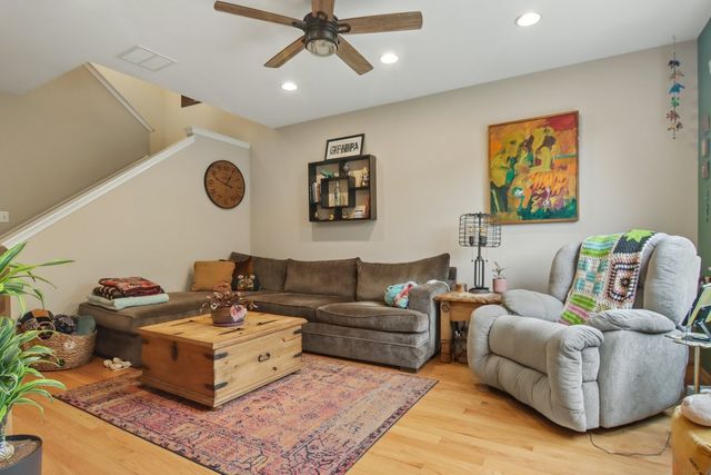 664 W Kristina Lane, Round Lake, IL 60073