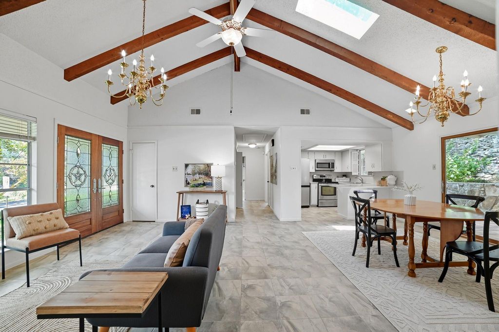 6321 Lakewood DR, Austin, TX 78731