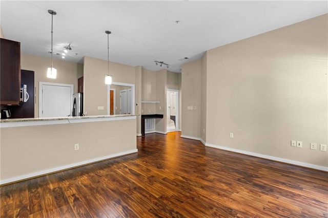 870 Inman Village Parkway NE 204, Atlanta, GA 30307