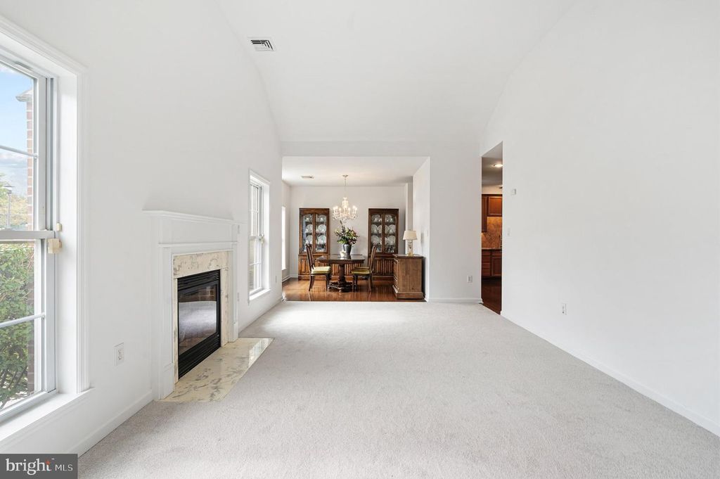 2683 MARIGOLD LN, PHILADELPHIA, PA 19116 — photo 5